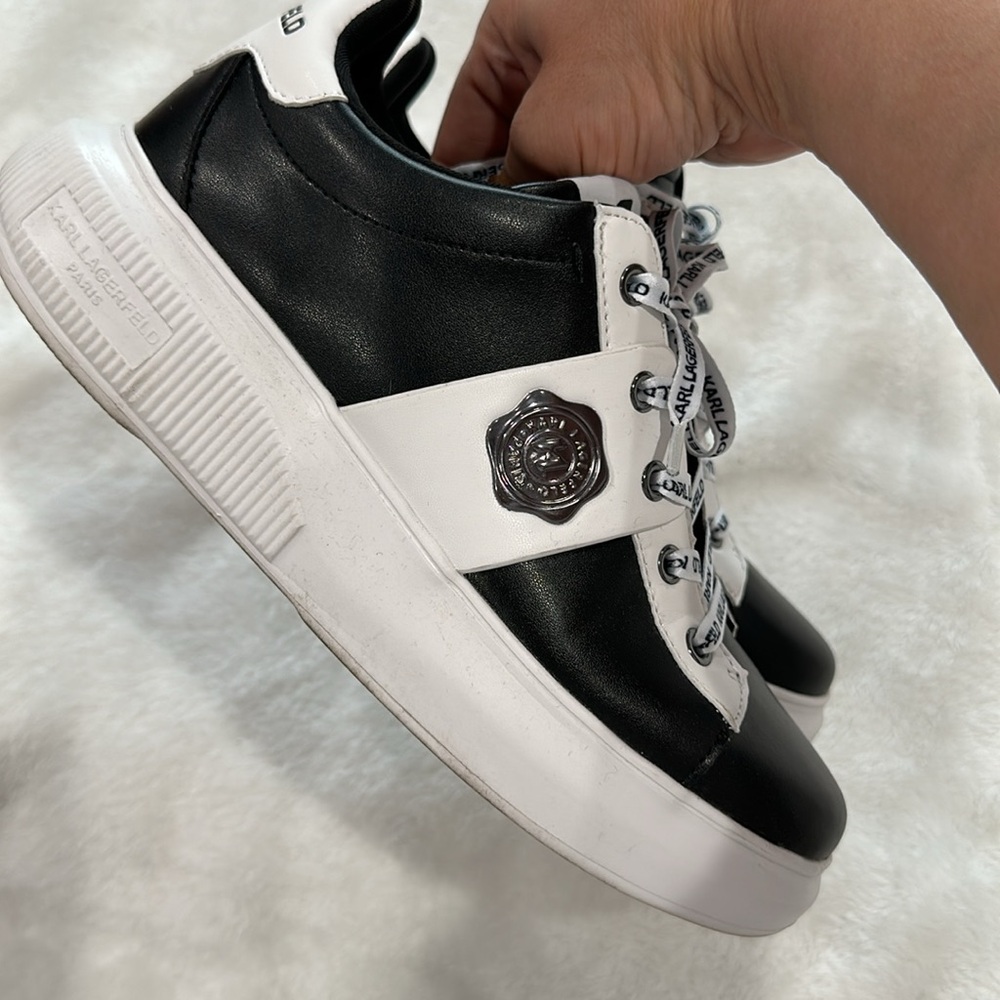 Karl Lagerfeld beautiful sneakers size 8.5 - Picture 6 of 10